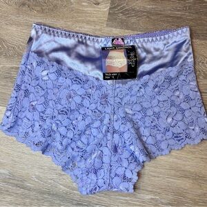 Vintage Eva Cervantes | Lavender Lace Light Control Panties | Boy Shorts | Small